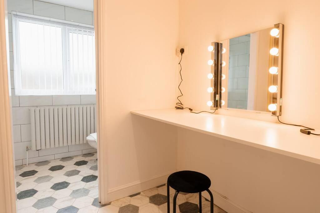 Prenton House, 3Br Close To Liverpool 버컨헤드 외부 사진